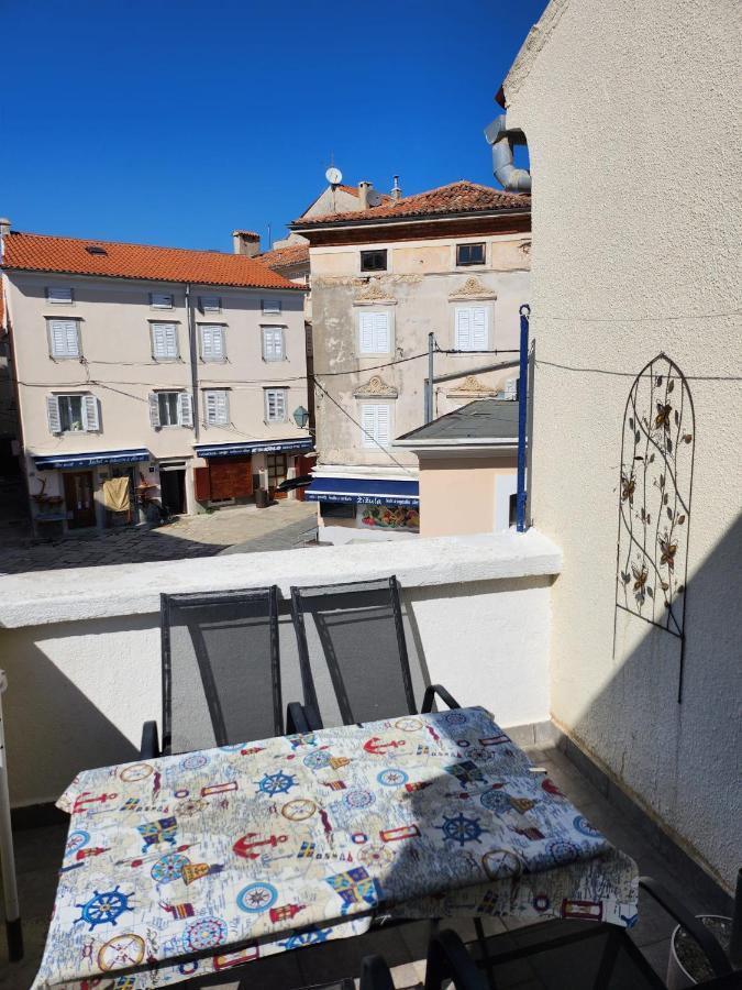 Apartment Dolores Cres Buitenkant foto