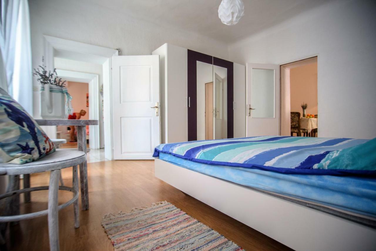 Apartment Dolores Cres Buitenkant foto