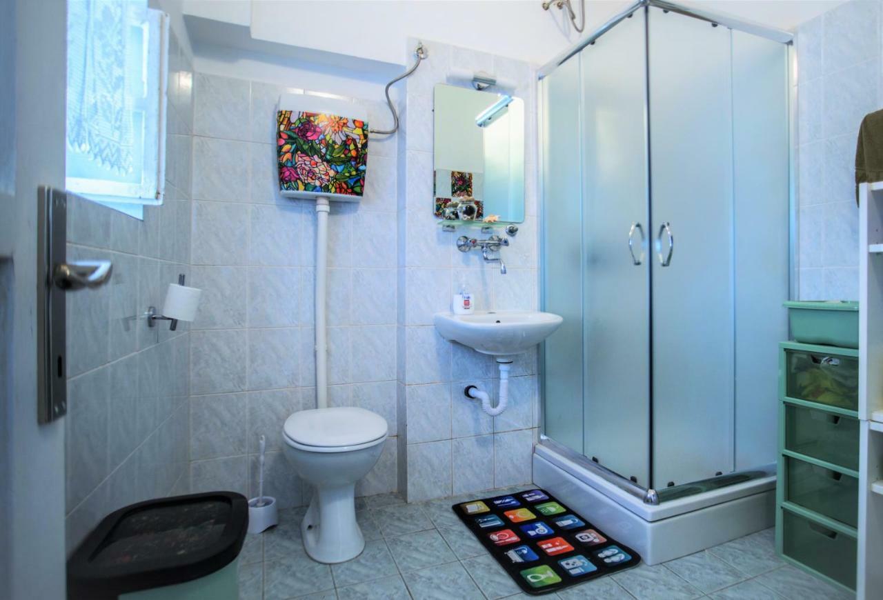 Apartment Dolores Cres Buitenkant foto